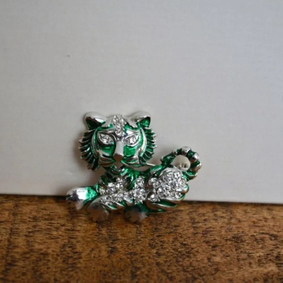 Lion Brooch  Vintage - Picture 2 of 8
